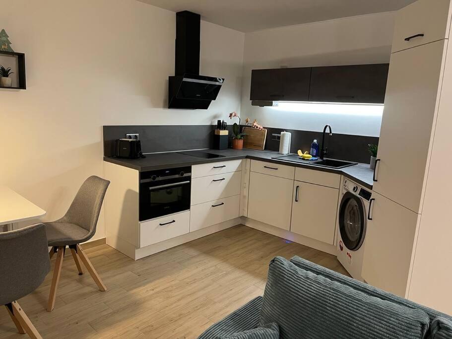 Neu Sanierte Wohnung Fuer 2-4 P Eschwege Exterior foto